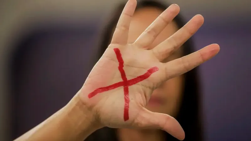 Audiência de jovem esfaqueada 15 vezes será realizada dia 15 de abril