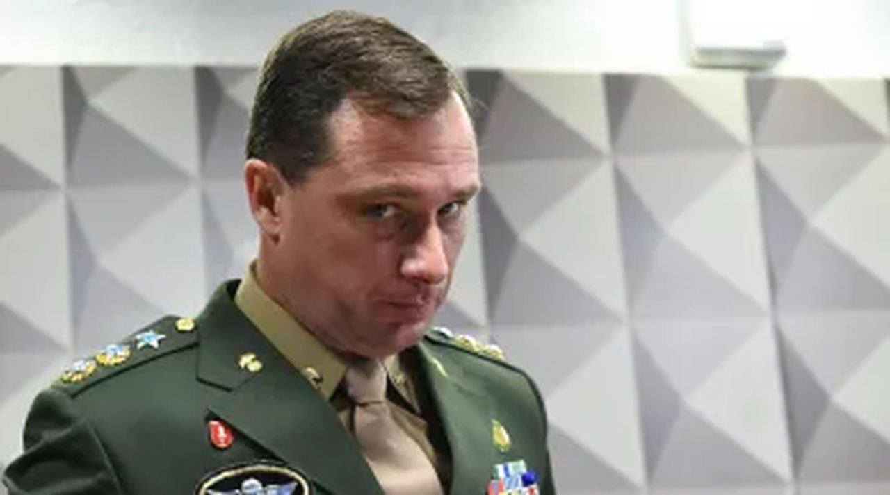 Moraes derruba sigilo de delação de Mauro Cid