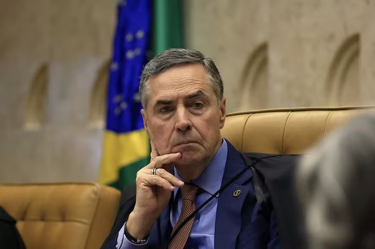 Barroso diz que impasse eleitoral na Venezuela não aconteceria no Brasil devido às urnas eletrônicas