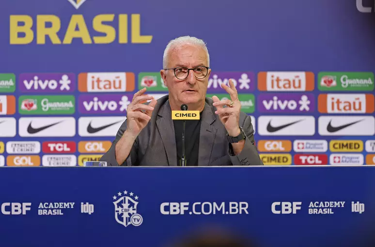 Dorival Junior vê "injustiça" após Vini Jr. não vencer o prêmio Bola de Ouro