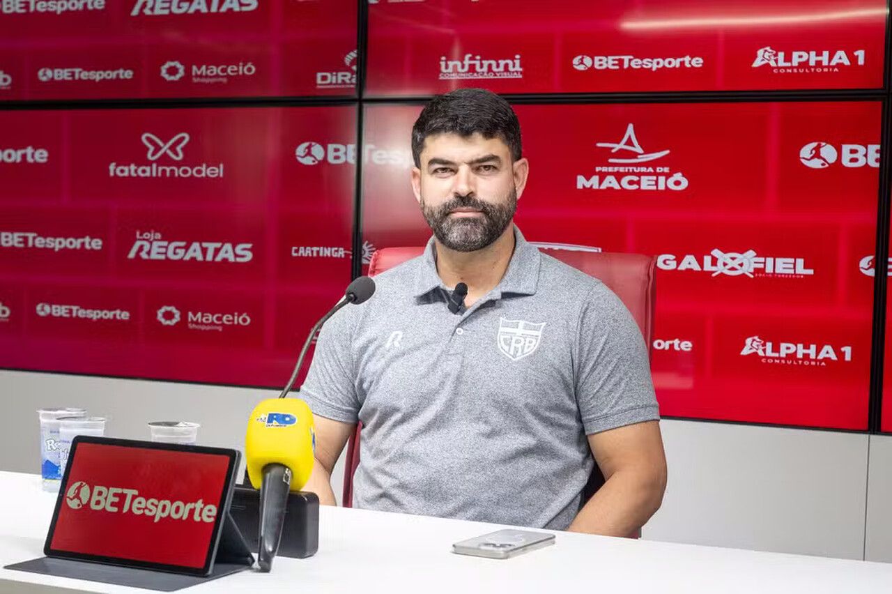 Novo executivo é apresentado pelo CRB e diz que trabalha de olho no mercado sul-americano
