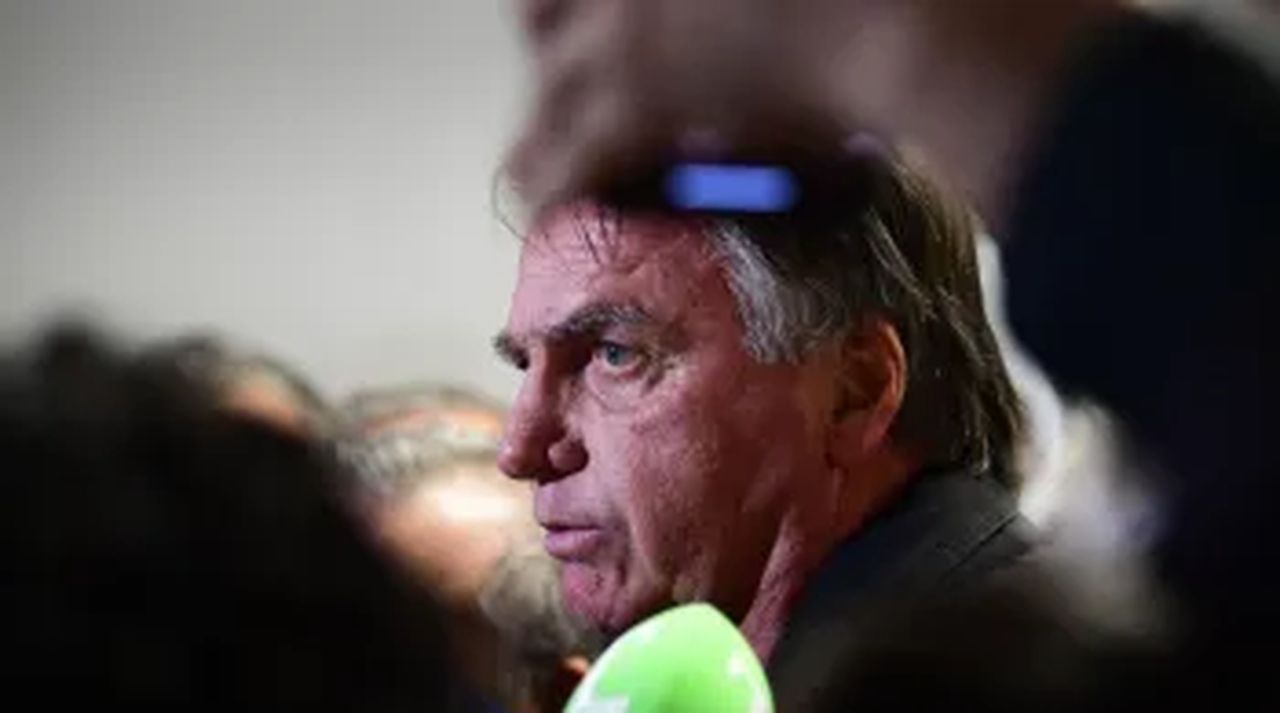 Entorno de Bolsonaro aponta rito a jato e vê prisão nos próximos meses