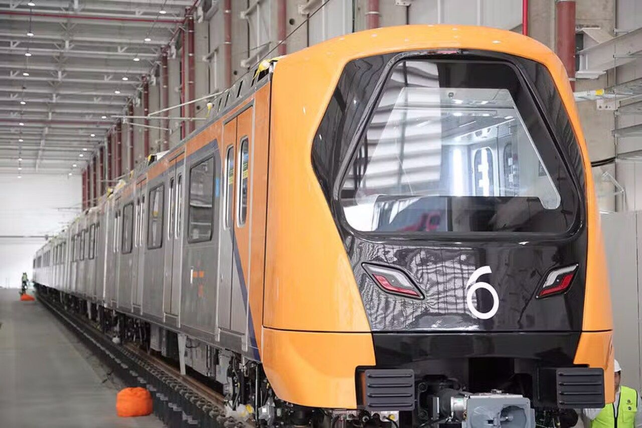 Primeiro trem da Linha 6-Laranja do Metrô chega a SP; operação começa em 2026