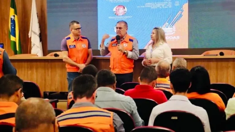 AMA e Defesa Civil reúnem coordenadores municipais para apresentar sistemas inteligentes de monitoramento