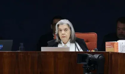 STF retoma às 14h julgamento de Bolsonaro com voto decisivo de Cármen Lúcia