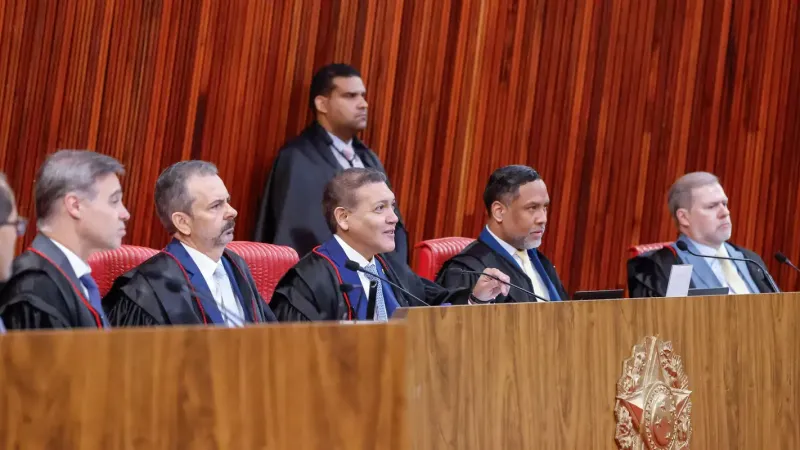 TSE anula votos de Garotinho, e Ruas vence governo do Rio no 1º turno