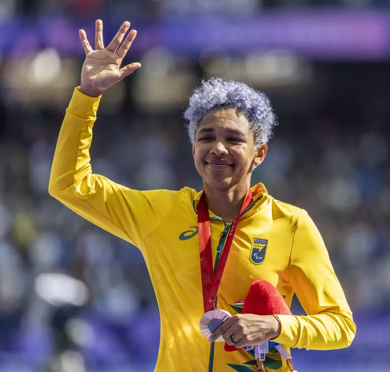 Keyla Barros faz história nas Paralímpiadas e coloca o Brasil no pódio