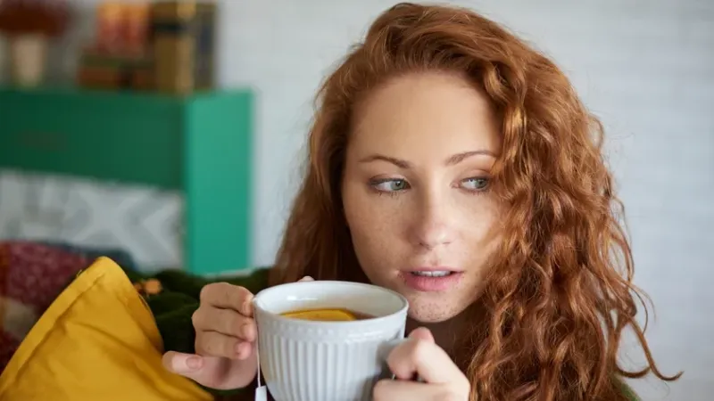 Café ou chá? Estudo revela qual bebida protege melhor os ossos das mulheres