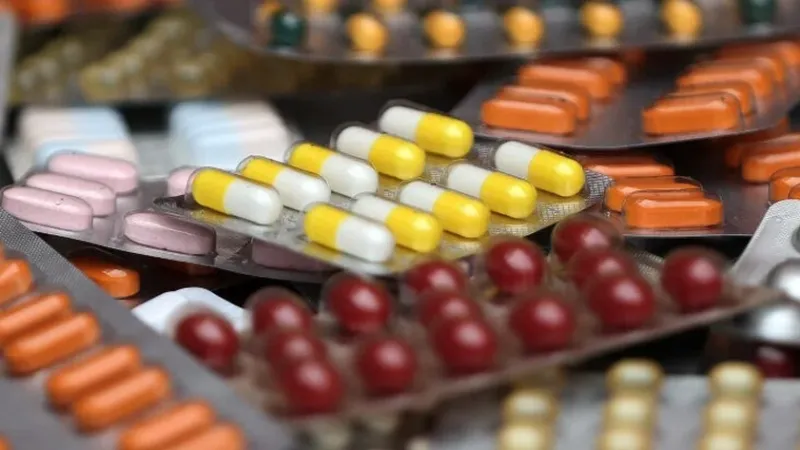 Lula sanciona lei que permite venda de remédios em supermercados; entenda