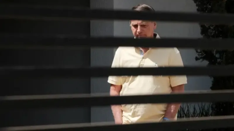Bolsonaro entra com revisão criminal no STF para anular condenação