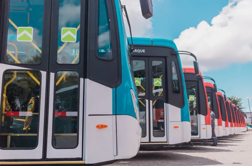 Idoso pede ajuda para baixar vídeos pornográficos a passageira em ônibus de Maceió e acaba na delegacia