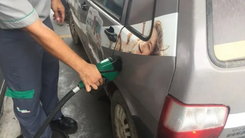 Preço do etanol cai em 22 estados; veja competitividade com a gasolina