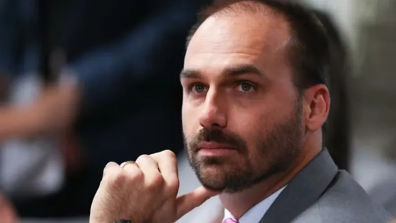 Nos EUA desde março, Eduardo Bolsonaro acumula 50 faltas não justificadas na Câmara