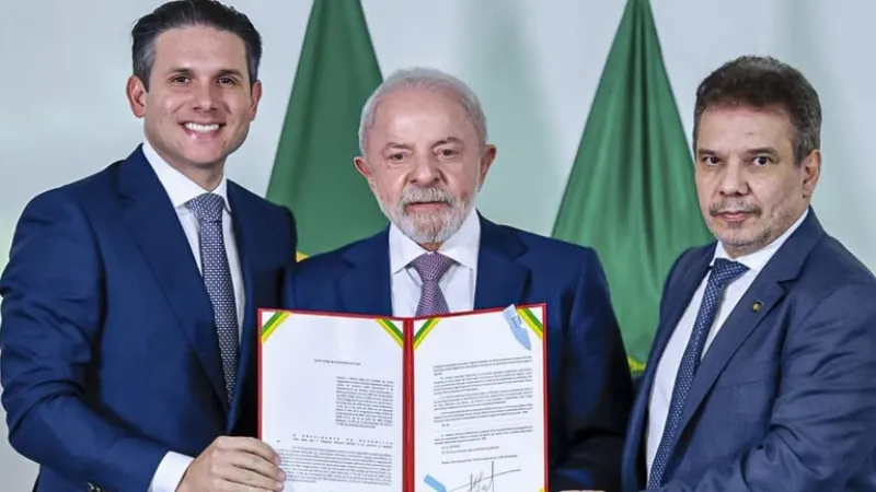 “Estamos à disposição de quem quiser levar a sério o combate ao crime organizado”, disse Lula na cerimônia de sanção da Lei Antifacção