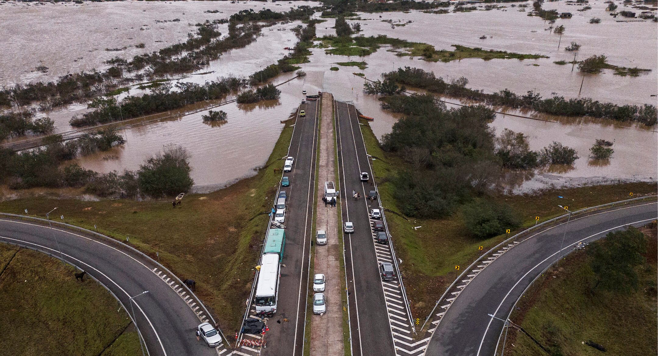 Companhia de saneamento do RS recupera 65 de 67 de estruturas afetadas pelas chuvas