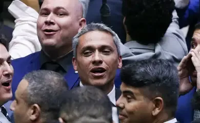 Deputado é condenado a pagar R$ 80 mil por assédio eleitoral