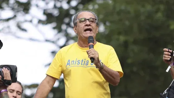 ‘Vai me prender? Vou virar mártir evangélico’, desafia Malafaia, alvo da PF