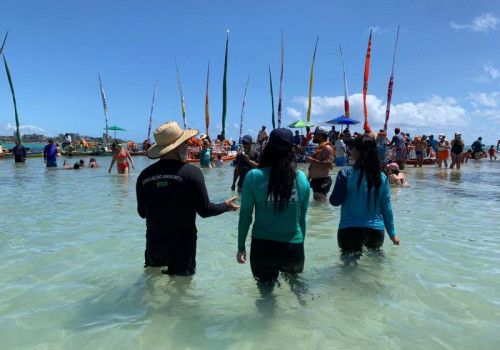 Nossa Praia Verão: IMA promove ação de educação ambiental nas piscinas naturais de Pajuçara