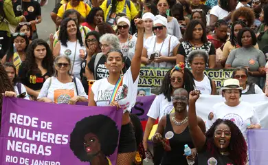 Desemprego de jovens negras é 3 vezes superior ao dos homens brancos