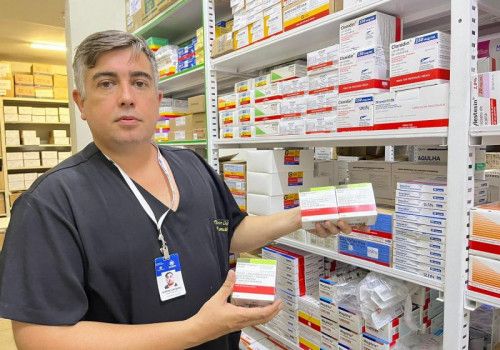 Farmacêutico do Hospital Ib Gatto Falcão fala sobre o uso racional de medicamentos