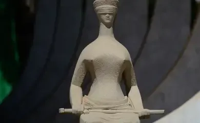 STF retoma julgamento sobre legalidade de revista íntima nos presídios