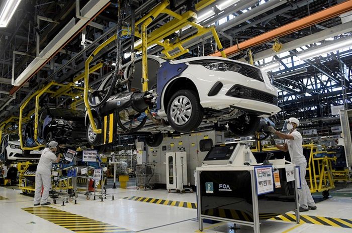 Após dois meses em alta, produção industrial cai 0,5% em abril, mostra IBGE