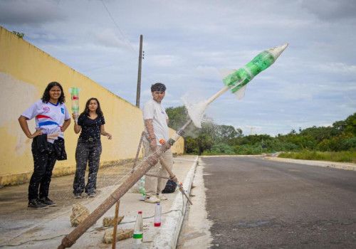 Quase 50 mil estudantes participam das provas da Olimpíada Brasileira de Astronomia e Astronáutica 