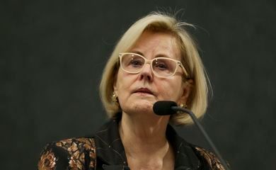 Rosa Weber vota pela descriminalização do aborto até a 12ª semana