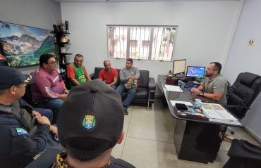 Representantes de entregadores e transportadores por aplicativos são recebidos no DMTT