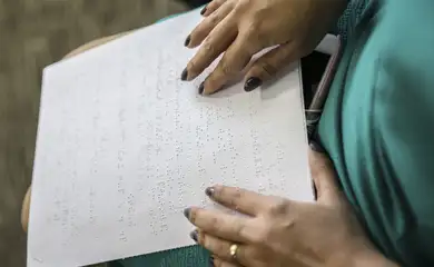 Médicos discutem uso da IA em benefício de deficientes visuais