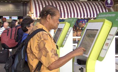Governo cria programa para que políticas públicas cheguem aos idosos
