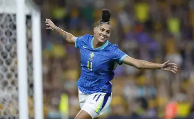 Brasil aposta em juventude e derrota Austrália por 3 a 1 em amistoso