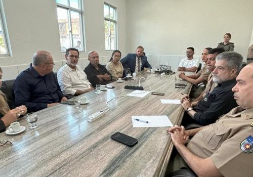 Secretário de Segurança e Comandante da PM recebem familiares do jovem Gabriel Lincoln