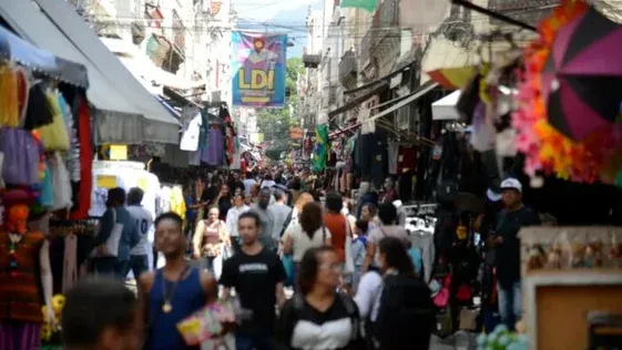 PIB do Brasil perde força no 2º trimestre e mostra crescimento de 0,4% da economia