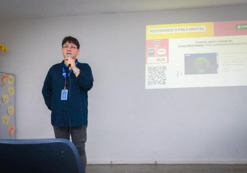 Seduc promove encontro para orientar escolha de livros didáticos para o Ensino Médio