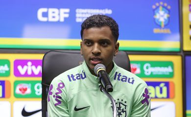 Rodrygo não espera jogo aberto contra o Uruguai, mas sim pressão