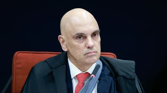 Justiça da Flórida manda novamente intimar Moraes em caso de empresa de Trump