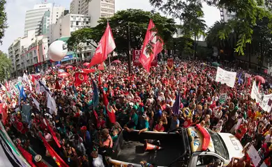 Cidades brasileiras têm atos contra anistia a golpistas