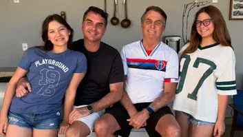 Flávio ‘previu’ prisão de Bolsonaro antes de ligação em protesto