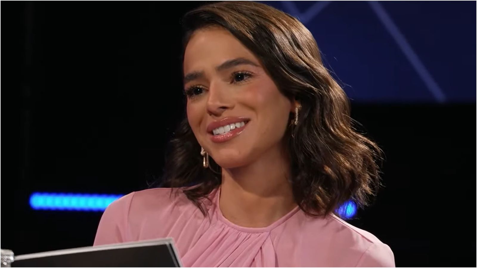 Bruna Marquezine fala sobre decisão de dividir aluguel com Anitta nos EUA: ‘Está muito caro viver’