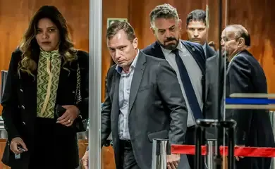 Cid pede absolvição sumária e diz ao STF que cumpria dever legal
