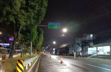 DMTT mantém instalação de guarda-corpos em vias de Maceió