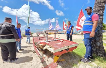 Ação retira mais de 40 toneladas de materiais inservíveis abandonados na areia