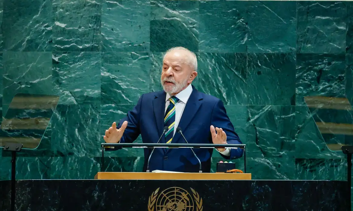 Lula critica sanções e diz que Brasil resiste na defesa da democracia