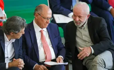 Governo vai trabalhar para reverter taxação dos EUA, diz Alckmin