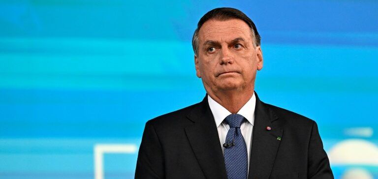 PF liga Bolsonaro a esquema para desviar mais de R$ 6,8 milhões