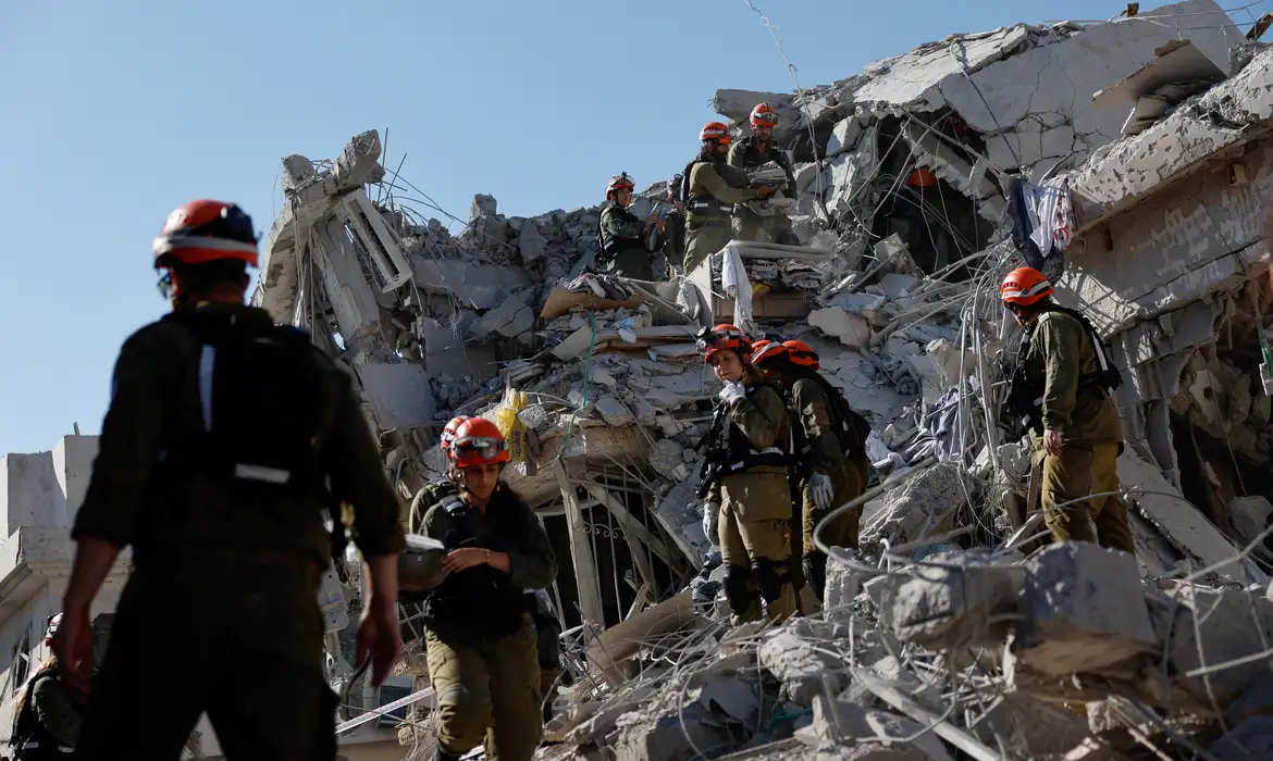 Netanyahu diz que Irã pagará ‘um preço muito alto pelo assassinato premeditado de civis’ em Israel