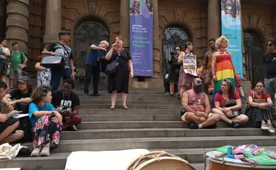 Artistas de SP protestam contra atraso de verbas da Lei Paulo Gustavo