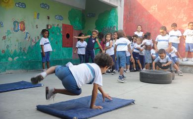 Formação de professores é desafio no ensino fundamental, diz pesquisa