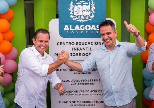 Em Capela, governador entrega creche, autoriza pavimentação e anuncia investimentos em saneamento